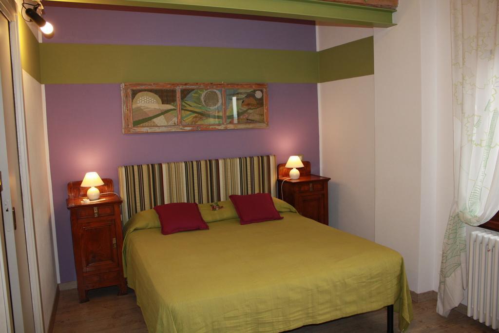 Villaromagnano B&B Di Spineto חדר תמונה